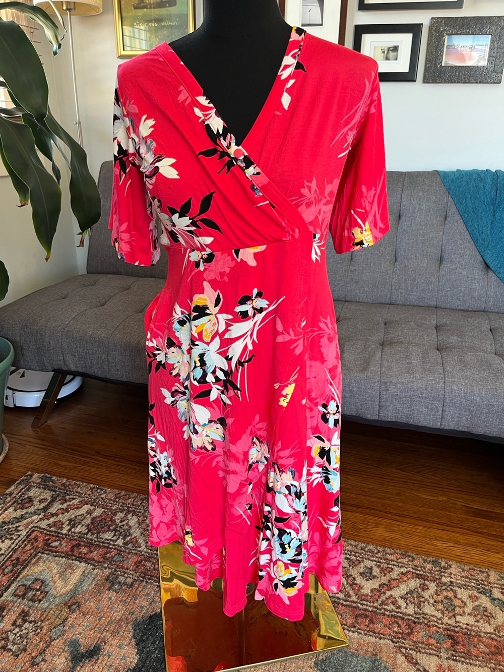 New with Tags Latched Mama Hospital/Nursing Friendly Gown. One size